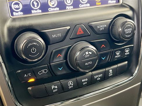 Used 2018 Jeep Grand Cherokee Limited AWD/4WD image 10