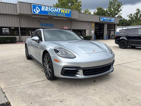 Used 2017 Porsche Panamera image 7