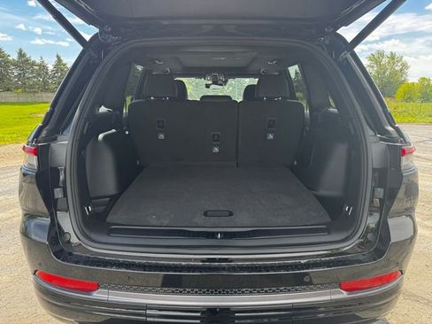 New 2026 Jeep Grand Cherokee Limited AWD/4WD image 17