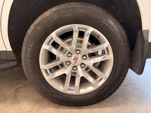 Used 2024 GMC Yukon SLT w/ SLT Luxury Package AWD/4WD image 15