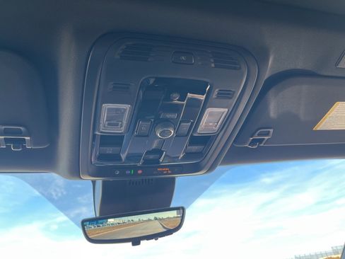 New 2026 Chevrolet Suburban High Country image 26