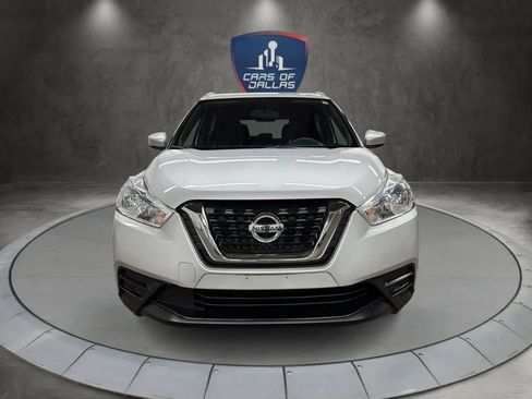 Used 2019 Nissan Kicks SV image 8
