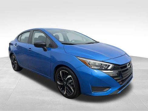 Used 2024 Nissan Versa SR FWD image 8