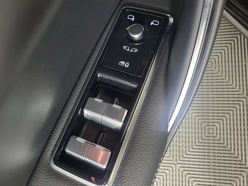 Used 2024 Jaguar XF R-Dynamic SE image 21