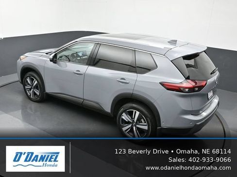 Used 2024 Nissan Rogue SL w/ SL Premium Package AWD/4WD image 15
