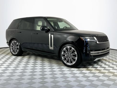 New 2025 Land Rover Range Rover SE image 3
