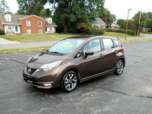 Used 2017 Nissan Versa Note SR w/ SR Tech Package FWD image 1