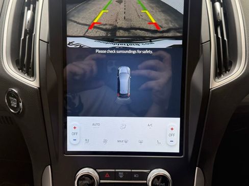 Used 2024 Ford Edge SEL w/ Convenience Package image 12