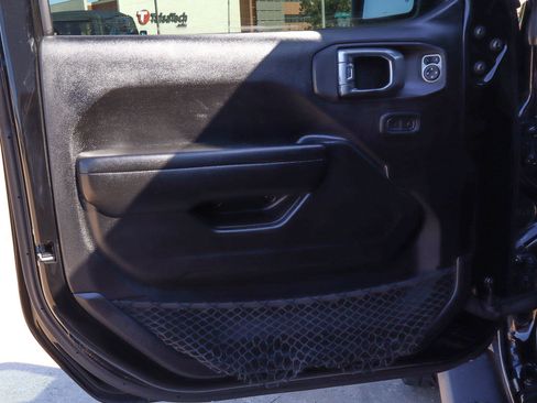 Used 2018 Jeep Wrangler Unlimited Sport S AWD/4WD image 15