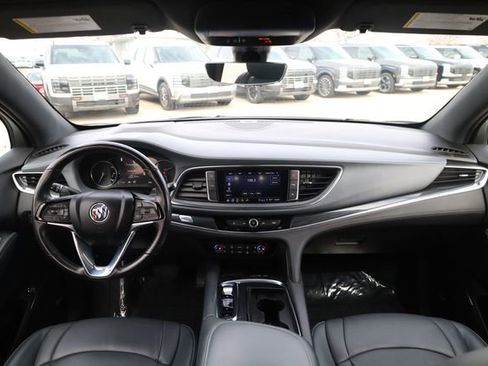 Used 2024 Buick Enclave Premium image 11
