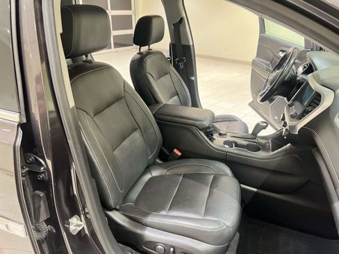 Used 2018 GMC Acadia SLT FWD image 25