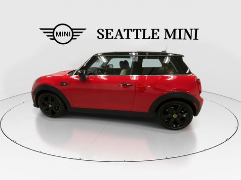 Certified 2024 MINI Cooper SE image 7