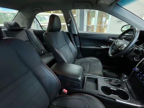 Used 2016 Toyota Camry SE FWD image 29