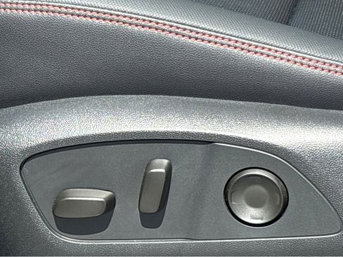 New 2026 Chevrolet Traverse RS FWD image 17