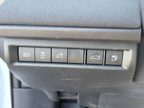Used 2025 Toyota Camry LE AWD/4WD image 21