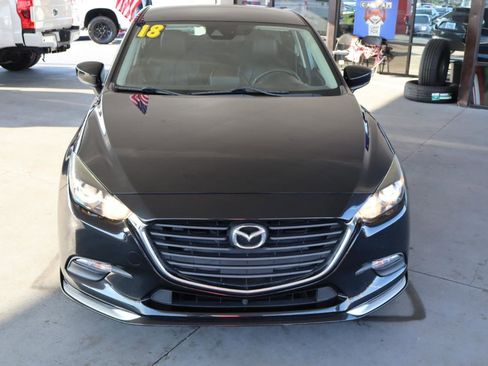 Used 2018 MAZDA MAZDA3 Touring w/ Appearance Package image 10