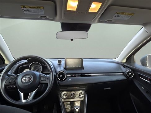 Used 2017 Toyota Yaris iA image 10