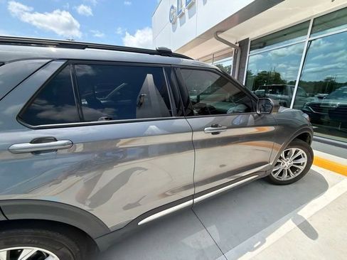 Used 2023 Ford Explorer XLT w/ Equipment Group 202A AWD/4WD image 22