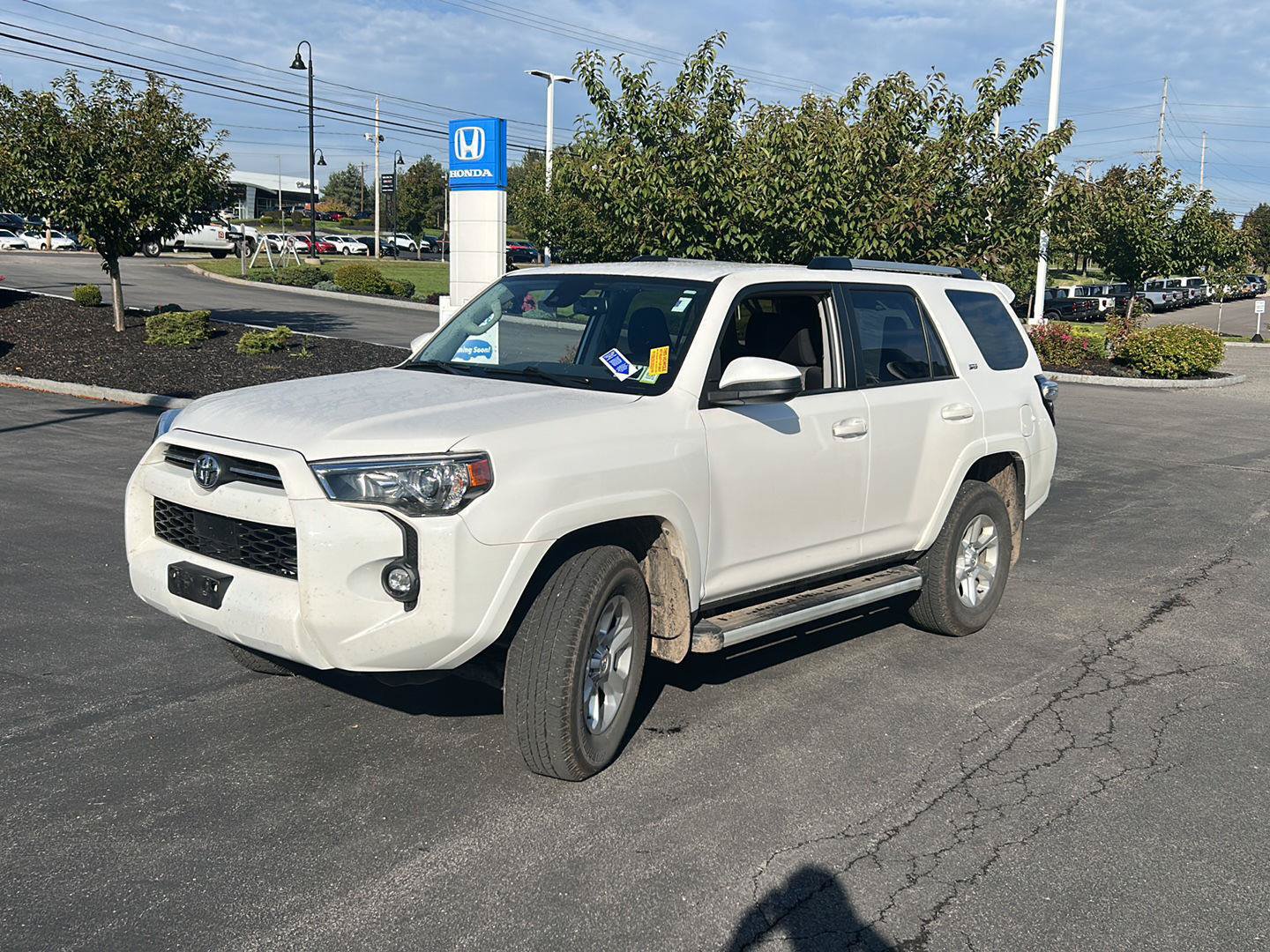 Used 2024 Toyota 4Runner SR5 AWD/4WD image 3