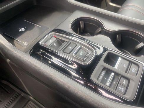 Used 2025 Honda Pilot TrailSport image 23