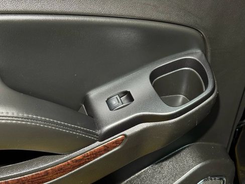 Used 2016 GMC Yukon SLE w/ HD Trailering Package image 22