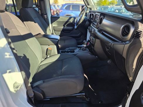 Used 2020 Jeep Gladiator Sport w/ Quick Order Package 24S image 9