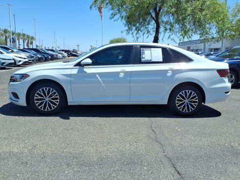 Used 2019 Volkswagen Jetta SE FWD image 4