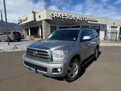 Used 2017 Toyota Sequoia SR5 w/ Premium Package AWD/4WD image 1