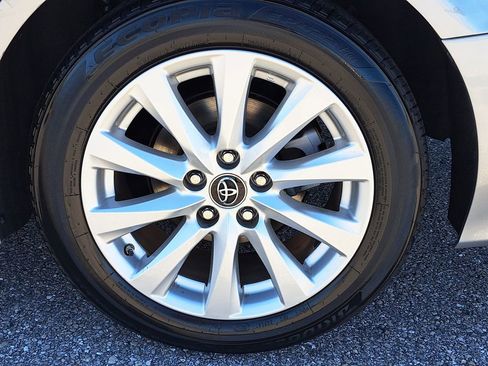 Used 2019 Toyota Camry LE w/ Phone Cable & Charge Package image 5