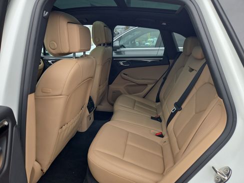 Used 2019 Porsche Macan S image 10
