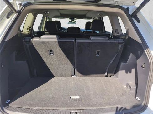 Used 2024 Volkswagen Atlas SE w/ Panoramic Sunroof Package FWD image 11