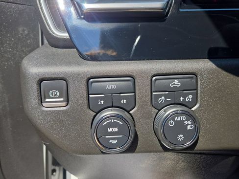 Used 2023 Chevrolet Silverado 1500 LT AWD/4WD image 18