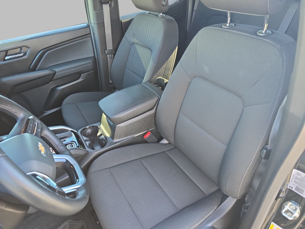 Certified 2024 Chevrolet Colorado LT w/ LT Convenience Package II AWD/4WD image 15