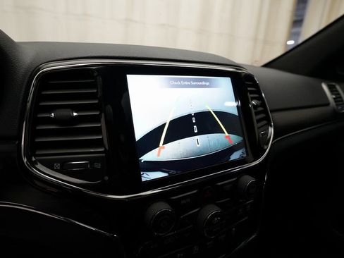 Used 2020 Jeep Grand Cherokee Limited image 20