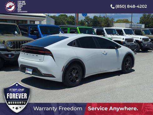Used 2025 Toyota Prius LE FWD image 6