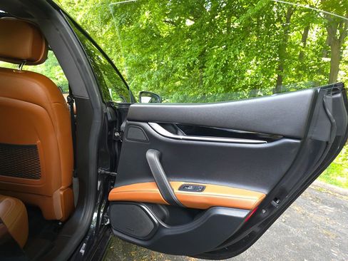 Used 2023 Maserati Ghibli Modena RWD image 23