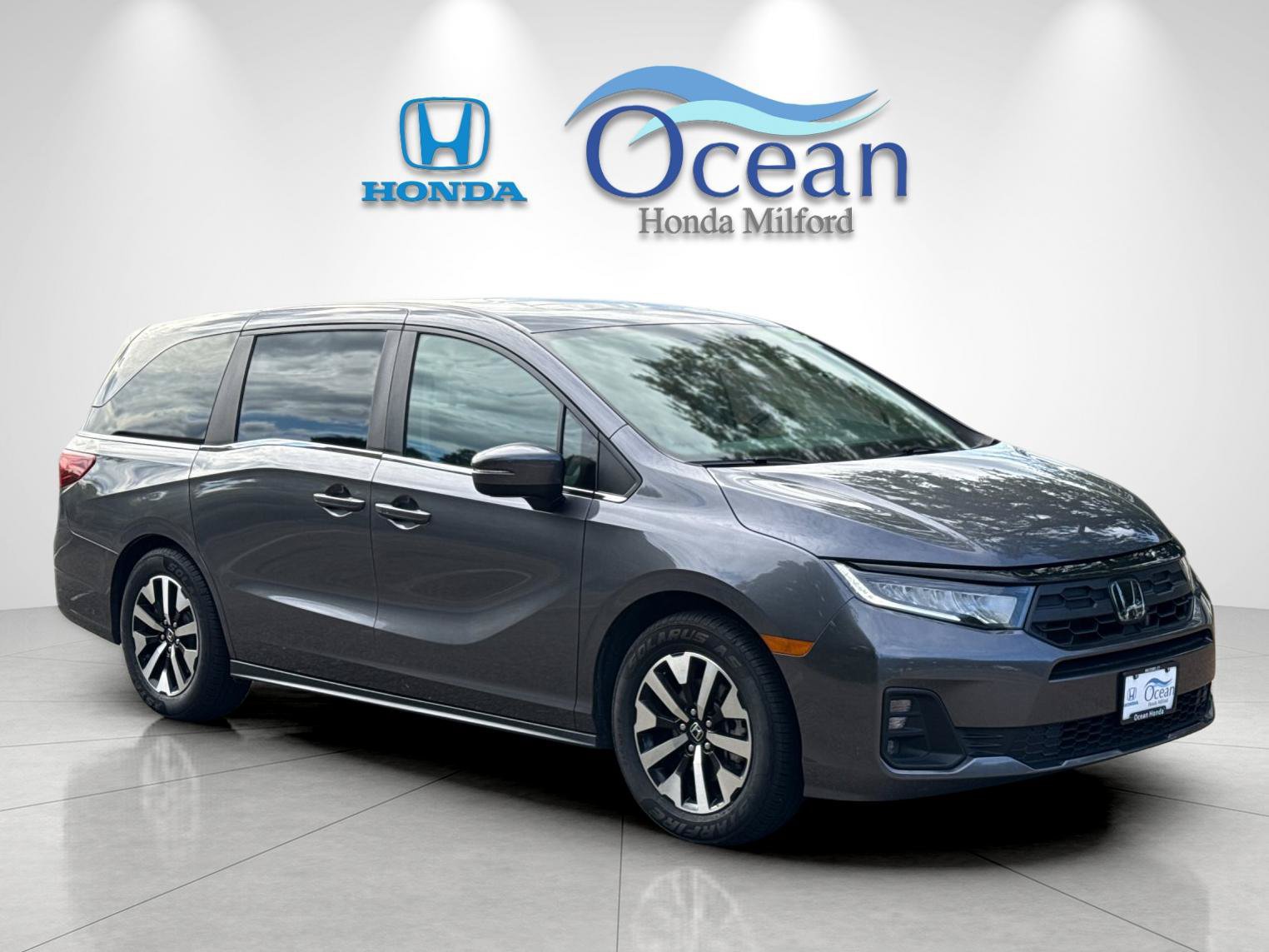 Used 2025 Honda Odyssey EX-L image 1