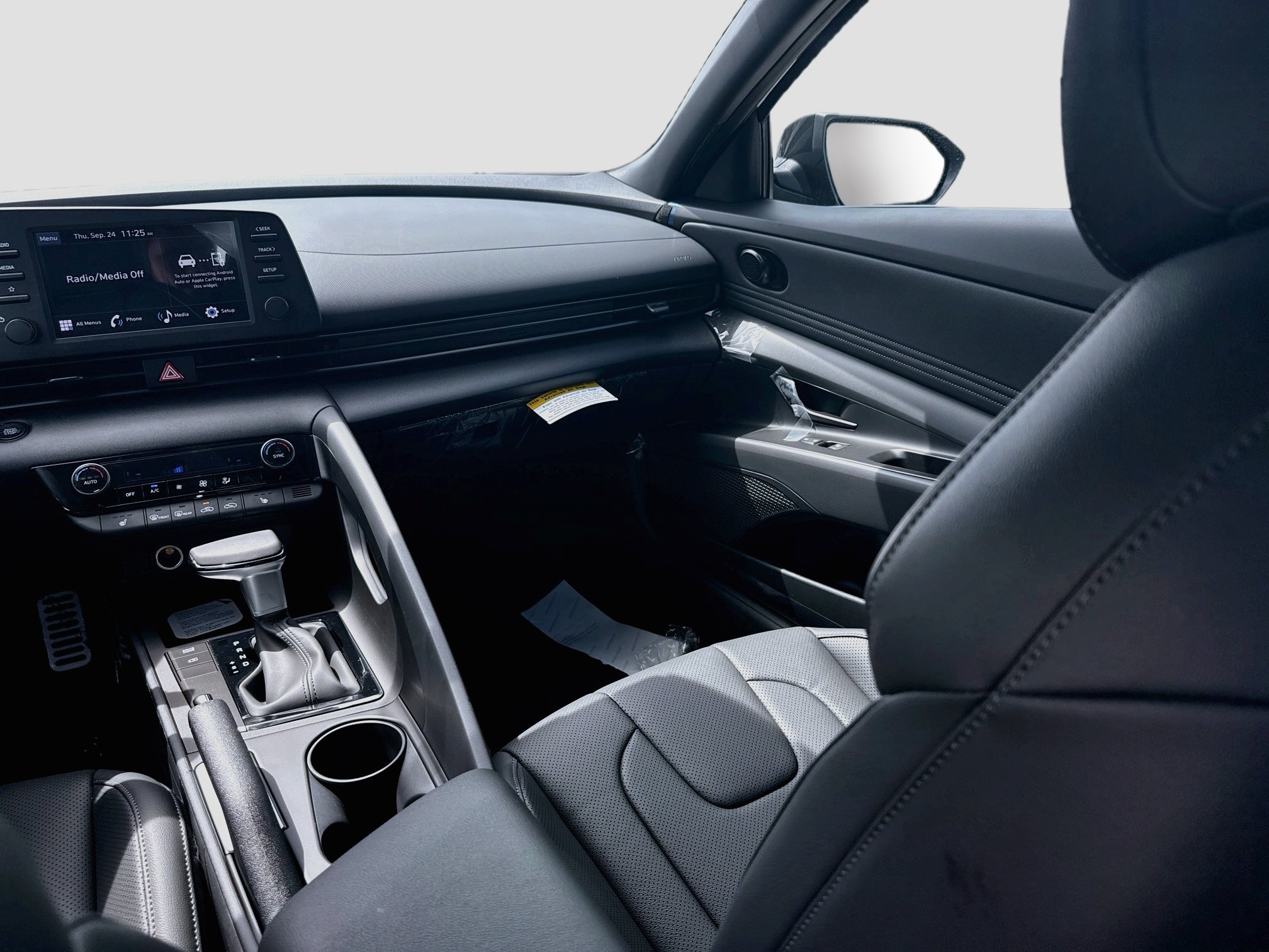 New 2026 Hyundai Elantra SEL Sport FWD image 16