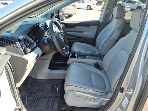 Used 2024 Honda Odyssey Elite image 4