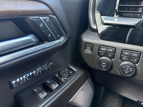 Used 2023 Chevrolet Silverado 1500 High Country image 17