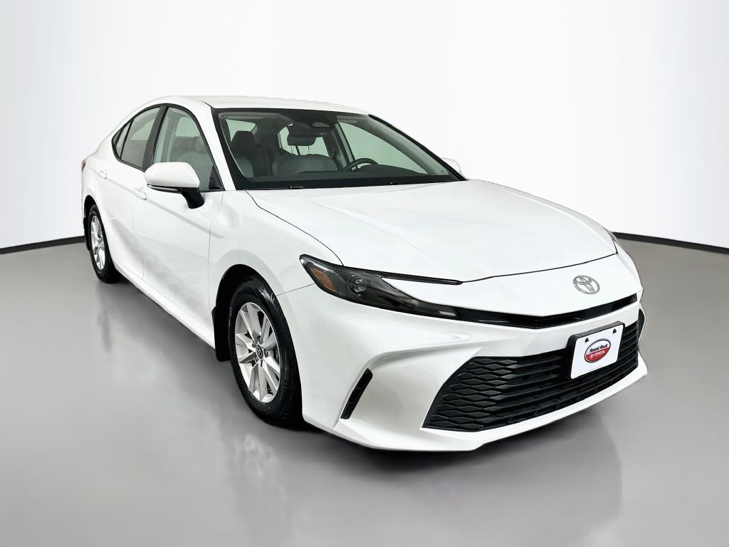 Used 2026 Toyota Camry LE FWD image 3