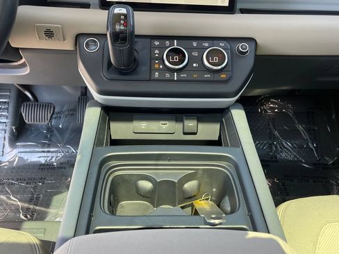 Used 2020 Land Rover Defender 110 S AWD/4WD image 27