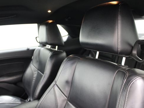 Used 2015 Dodge Challenger R/T Plus RWD image 4