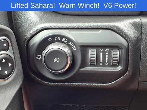 Used 2021 Jeep Wrangler Unlimited Sahara w/ LED Lighting Group AWD/4WD image 25
