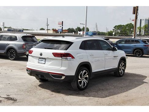 Used 2022 Volkswagen Atlas Cross Sport SE FWD image 7