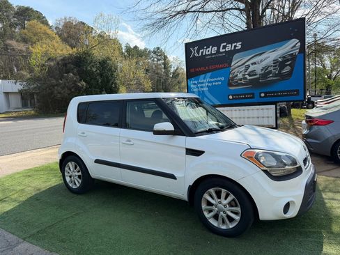 Used 2013 Kia Soul + image 3