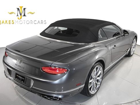 Used 2021 Bentley Continental GT image 12