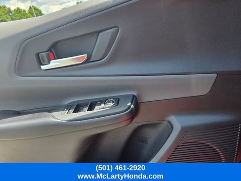 Used 2025 Toyota Prius XLE FWD image 29