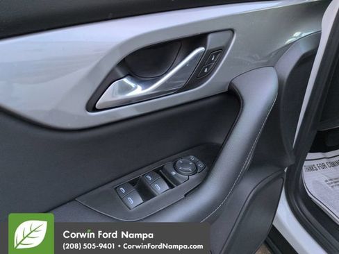 Used 2019 Chevrolet Blazer LT FWD image 11
