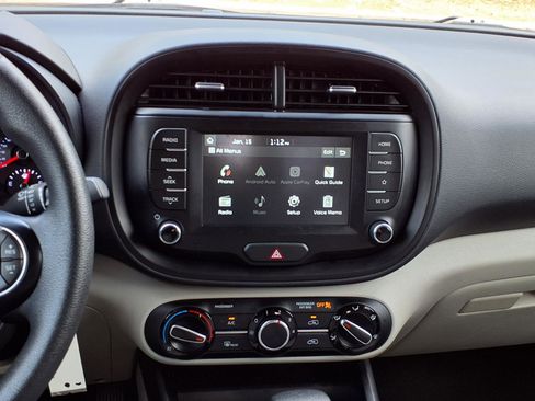 Used 2021 Kia Soul LX image 15